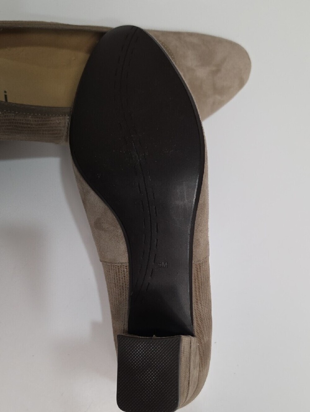 VANELi Military Suede Rounded-Toe Comfort Pumps - Size 9 - Picture 9 of 16